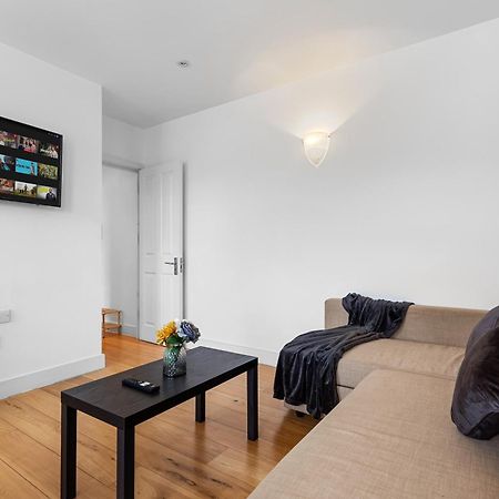 דירות לונדון Modern Flat In Stockwell, 10 Mins From Oxford Circus מראה חיצוני תמונה
